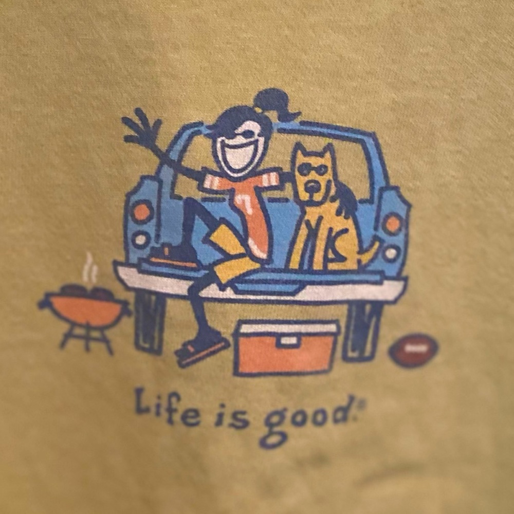 Women”s Life is Good tee. Size small.
